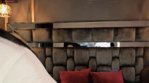 Snapshot of anijoness_ chatting on 10/04/25, 04:10 Ani online show from 10/04/25, 04:10