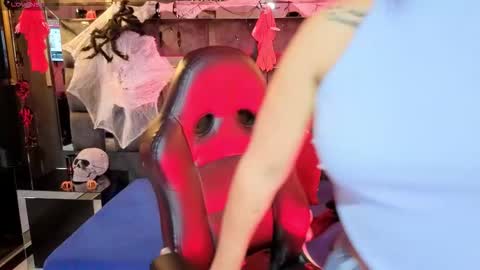 Snapshot of anijoness_ chatting on 10/24/25, 03:03 Ani online show from 10/24/25, 03:03