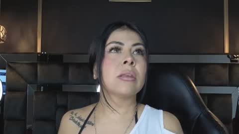 Snapshot of anijoness_ chatting on 11/21/25, 04:22 Ani online show from 11/21/25, 04:22