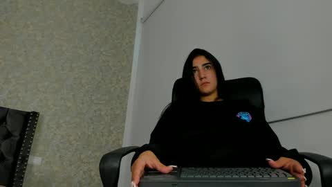 Snapshot of anika_h chatting on 06/03/26, 02:33 anika_h online show from 06/03/26, 02:33
