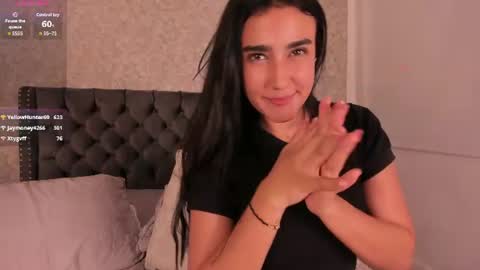 anika_h online show from 07/28/26, 06:20