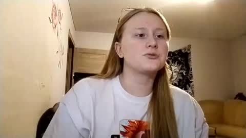 Anika online show from 09/26/25, 01:31