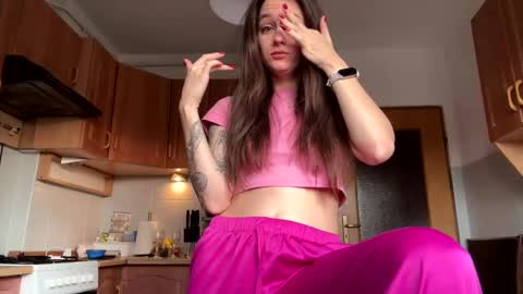 Snapshot of anime_baby22 chatting on 01/01/25, 10:00 Alice online show from 01/01/25, 10:00