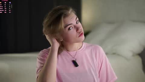 AnishaVivo online show from 12/16/25, 12:21