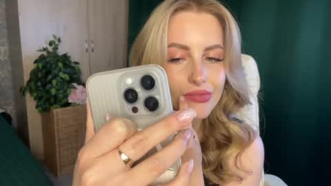 Anita online show from 05/17/26, 12:41