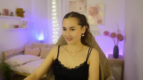 Snapshot of anita_grey_ chatting on 11/18/25, 08:13 Anita Grey online show from 11/18/25, 08:13