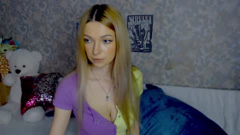 anita_moon_ online show from 12/07/24, 09:22