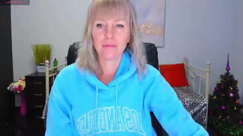Snapshot of anita_tayson chatting on 12/16/25, 06:29 Anita online show from 12/16/25, 06:29