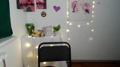 anitaa_a online show from 09/26/25, 05:44