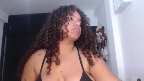 Snapshot of anitta_bell1 chatting on 02/05/25, 01:37 anitta_bell1 online show from 02/05/25, 01:37