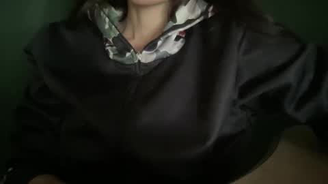 Snapshot of anje_forsexytime chatting on 01/01/25, 10:43 Anje online show from 01/01/25, 10:43