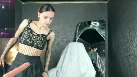 Angel online show from 06/14/26, 06:10