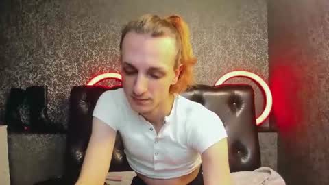 Angel online show from 06/25/26, 06:23