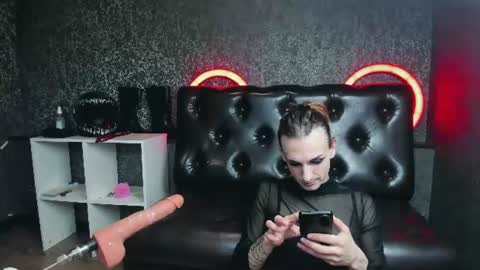 Angel online show from 07/04/26, 06:03