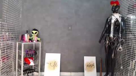 Hello My name is NaiaraPv is OPEN online show from 06/10/26, 01:21