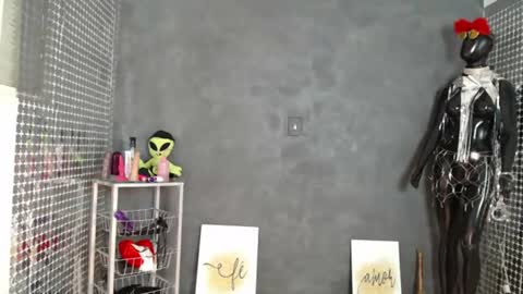 Hello My name is NaiaraPv is OPEN online show from 06/12/26, 10:03