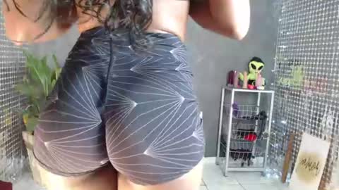 Hello My name is NaiaraPv is OPEN online show from 06/19/26, 02:54