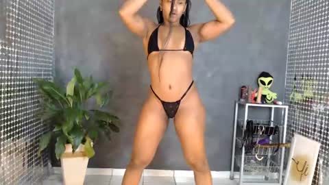 Hello My name is NaiaraPv is OPEN online show from 07/04/26, 03:56