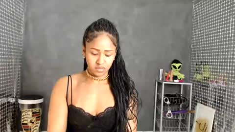 Hello My name is NaiaraPv is OPEN online show from 07/18/26, 03:16