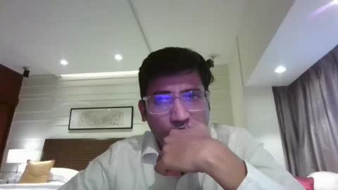 Slave looking for Mistress online show from 06/07/26, 12:42