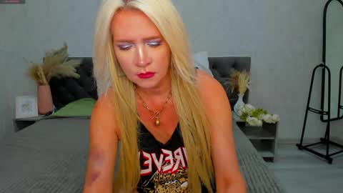 Luna Lady online show from 06/08/26, 09:31
