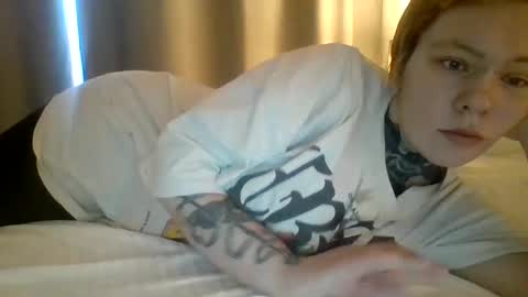 ann_lelala_ online show from 02/10/25, 04:41