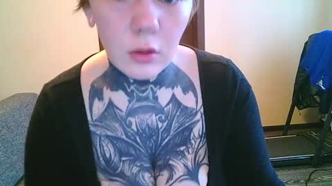 ann_lelala_ online show from 02/13/25, 09:20