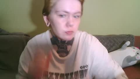 ann_lelala_ online show from 02/16/25, 09:15