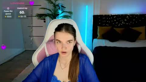 ann_woood online show from 06/30/26, 04:08