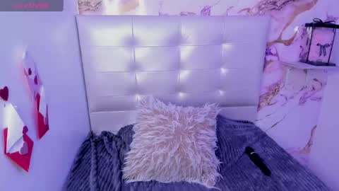 Snapshot of anna_blade_ chatting on 04/22/26, 04:08 ANNA online show from 04/22/26, 04:08