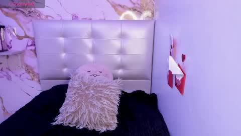 Snapshot of anna_blade_ chatting on 05/16/26, 03:44 ANNA online show from 05/16/26, 03:44