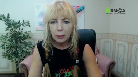 Anna Ditrih online show from 12/05/24, 12:44