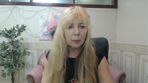 Anna Ditrih online show from 12/29/24, 12:34
