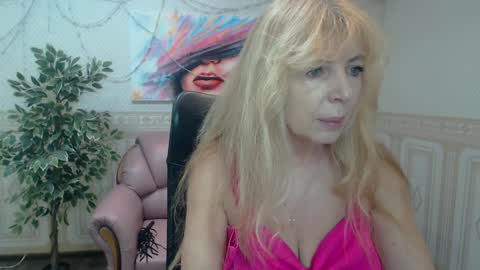 Anna Ditrih online show from 01/15/25, 12:36