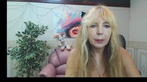 Anna Ditrih online show from 01/23/25, 12:30