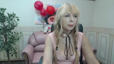 Anna Ditrih online show from 02/15/25, 03:50