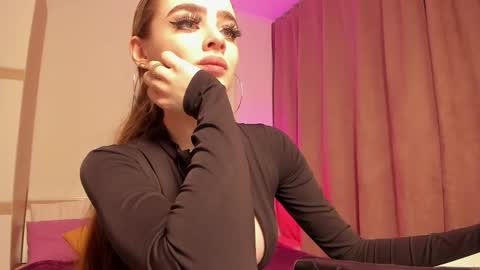 Anna online show from 01/18/25, 02:44
