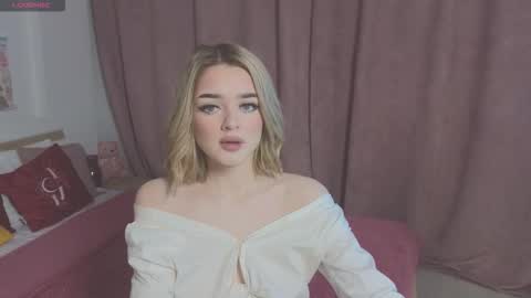 Snapshot of anna_nickol chatting on 11/12/25, 09:21 Anna online show from 11/12/25, 09:21