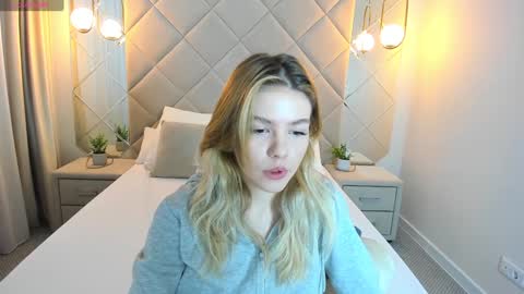 Anna online show from 12/08/24, 01:02