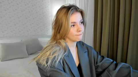 Anna online show from 12/10/24, 01:11