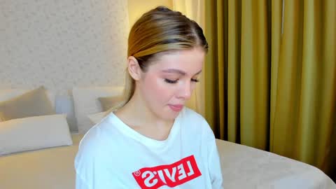 Anna online show from 12/18/24, 01:05