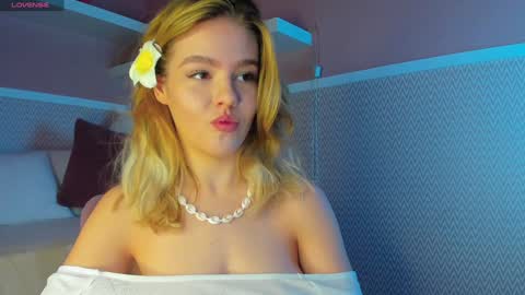Anna online show from 01/31/25, 01:22