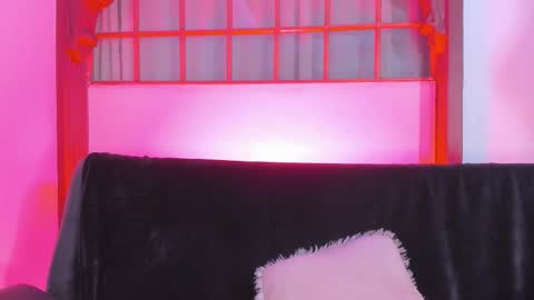 annaa__ online show from 12/04/25, 11:13