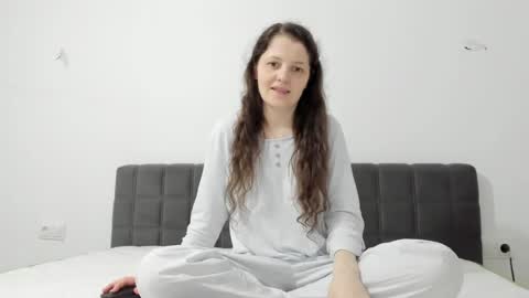 annaahcharm online show from 08/02/26, 09:24