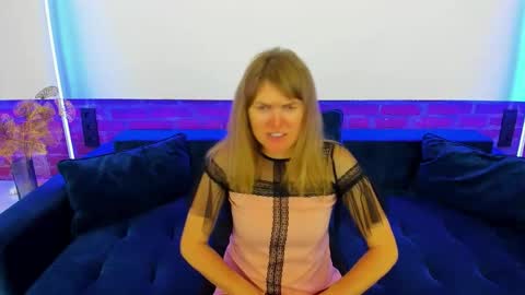 Snapshot of annabel_xxx chatting on 11/20/25, 06:40 Annabel online show from 11/20/25, 06:40