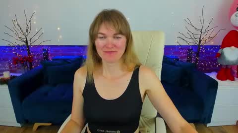Snapshot of annabel_xxx chatting on 12/18/25, 06:58 Annabel online show from 12/18/25, 06:58