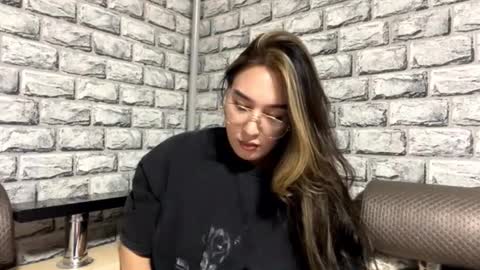 Snapshot of annabellandmann chatting on 10/01/25, 04:02 Sarah online show from 10/01/25, 04:02