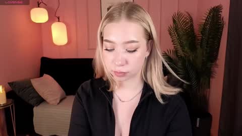 Annabelle online show from 12/17/24, 05:04