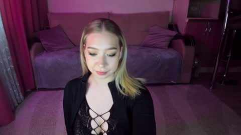 Annabelle online show from 02/03/25, 06:13