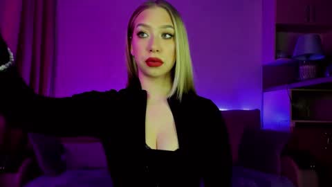 Annabelle online show from 02/16/25, 04:53